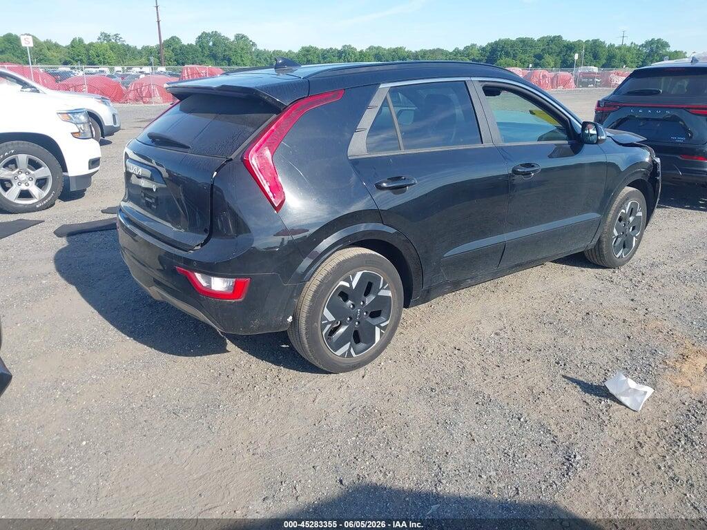 KNDCR3L13P5060022 2023 KIA NIRO EV photo no. 4