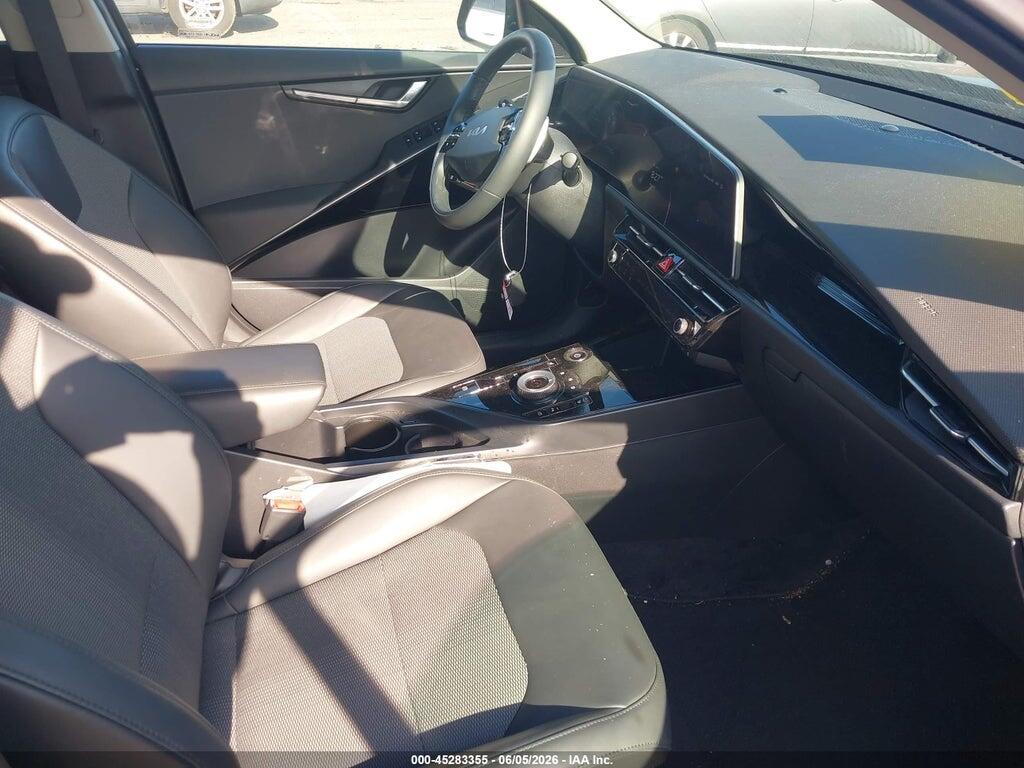 KNDCR3L13P5060022 2023 KIA NIRO EV photo no. 5