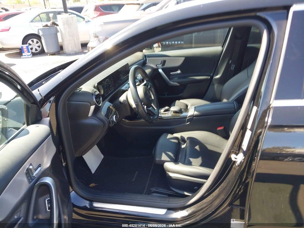 WDD3G4EB5KW017294 2019 MERCEDES-BENZ A 220 photo no. 5