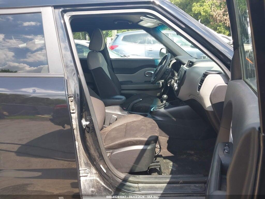 KNDJN2A27G7314778 2016 KIA SOUL photo no. 5