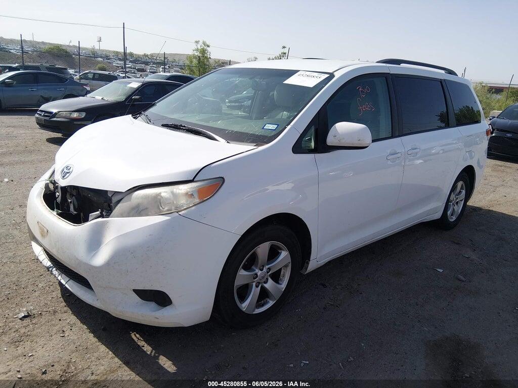5TDKK3DC9CS224569 2012 TOYOTA SIENNA photo no. 2