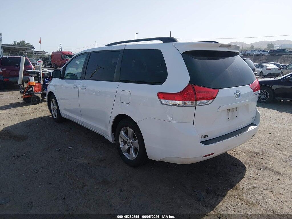 5TDKK3DC9CS224569 2012 TOYOTA SIENNA photo no. 3