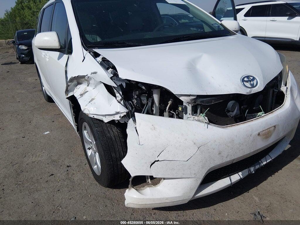 5TDKK3DC9CS224569 2012 TOYOTA SIENNA photo no. 6