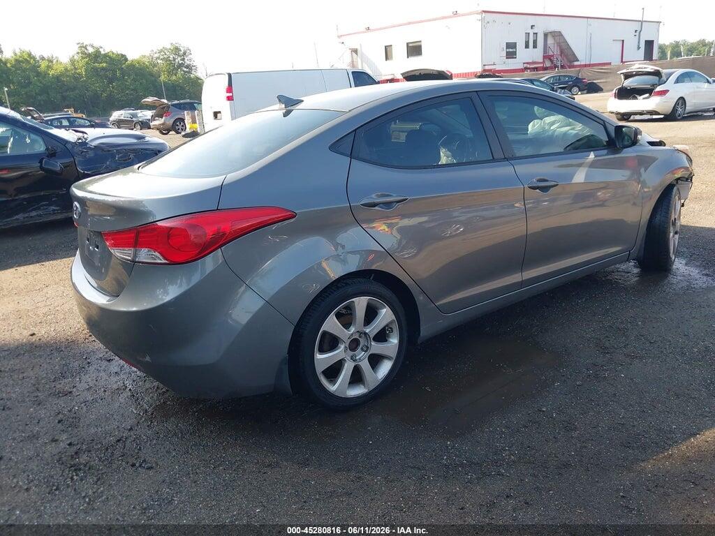 5NPDH4AE3DH228045 2013 HYUNDAI ELANTRA photo no. 4