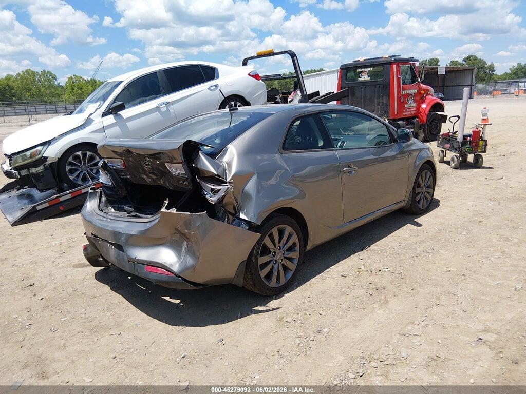 KNAFW6A36B5366701 2011 KIA FORTE KOUP photo no. 4