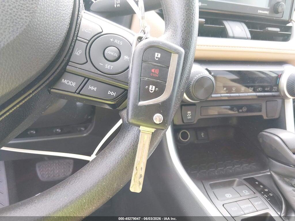 2T3H1RFV6MC155923 2021 TOYOTA RAV4 photo no. 11