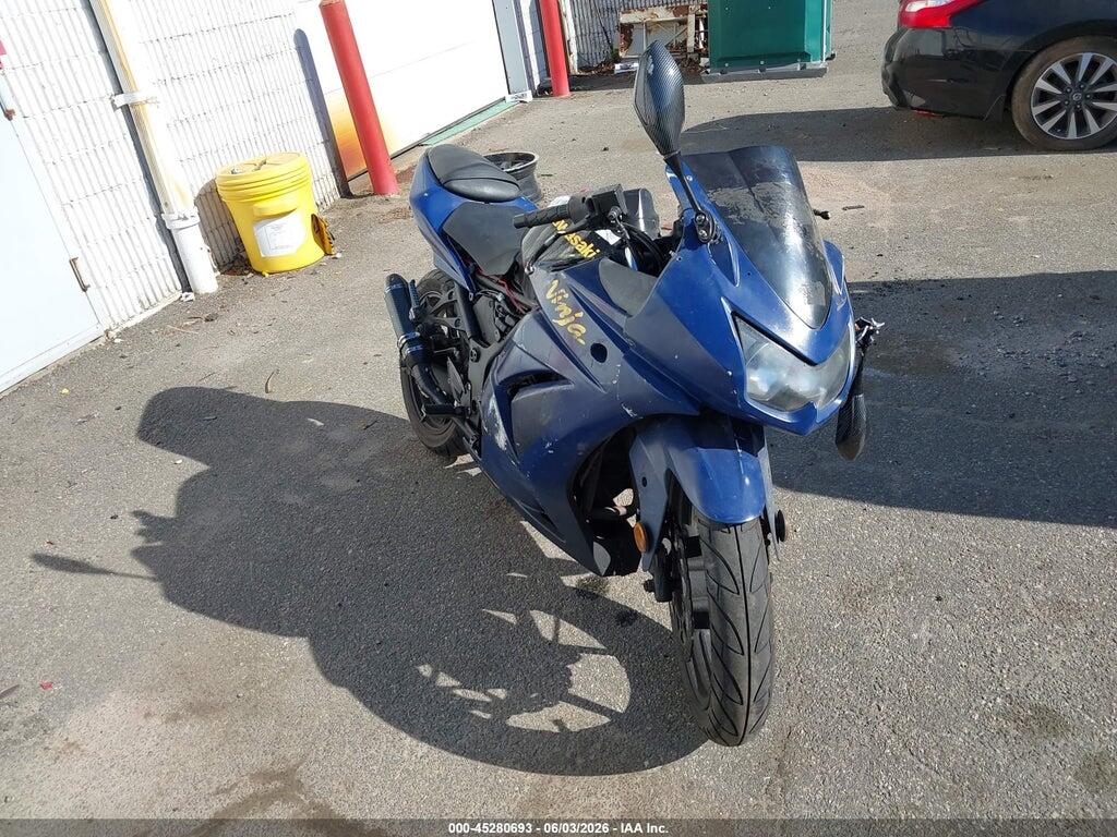 JKAEXMJ19ADA62617 2010 KAWASAKI EX250 photo no. 1