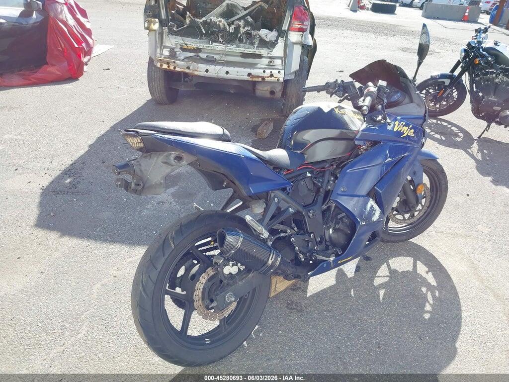 JKAEXMJ19ADA62617 2010 KAWASAKI EX250 photo no. 4