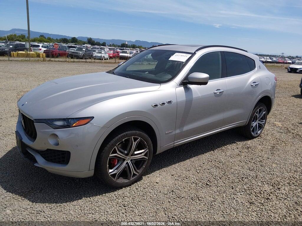 ZN661YUS9JX299478 2018 MASERATI LEVANTE photo no. 2