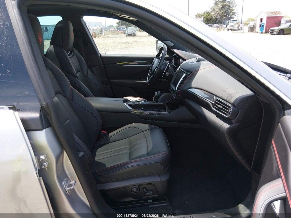 ZN661YUS9JX299478 2018 MASERATI LEVANTE photo no. 5