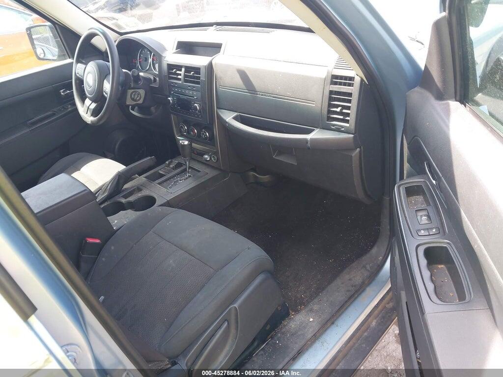 1C4PJMAK7CW206677 2012 JEEP LIBERTY photo no. 5