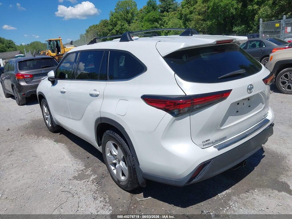 5TDBZRBH0NS591845 2022 TOYOTA HIGHLANDER photo no. 3