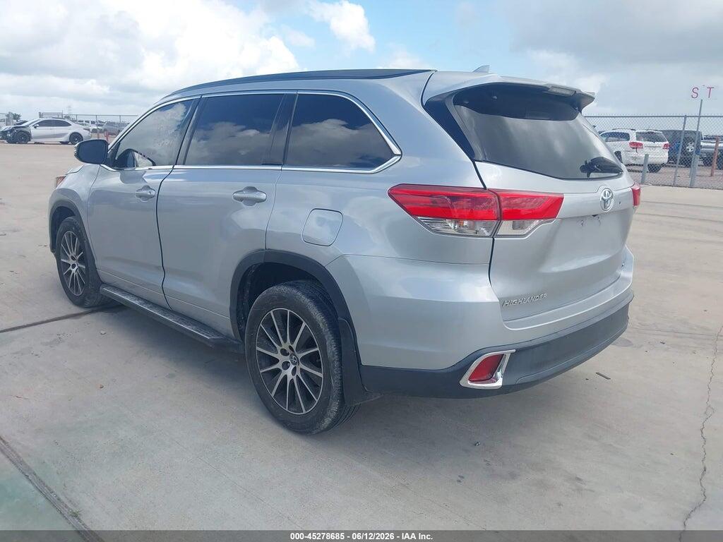 5TDKZRFH8JS538170 2018 TOYOTA HIGHLANDER photo no. 3