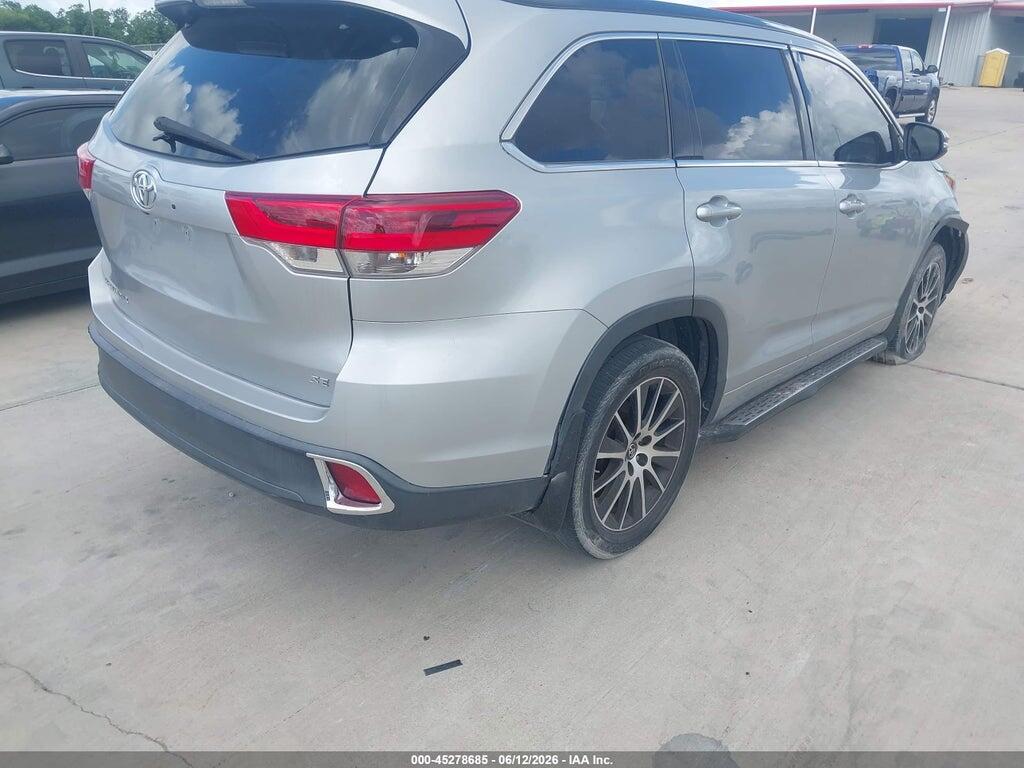 5TDKZRFH8JS538170 2018 TOYOTA HIGHLANDER photo no. 4