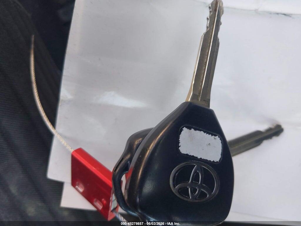 VNKKTUD37FA052117 2015 TOYOTA YARIS photo no. 11