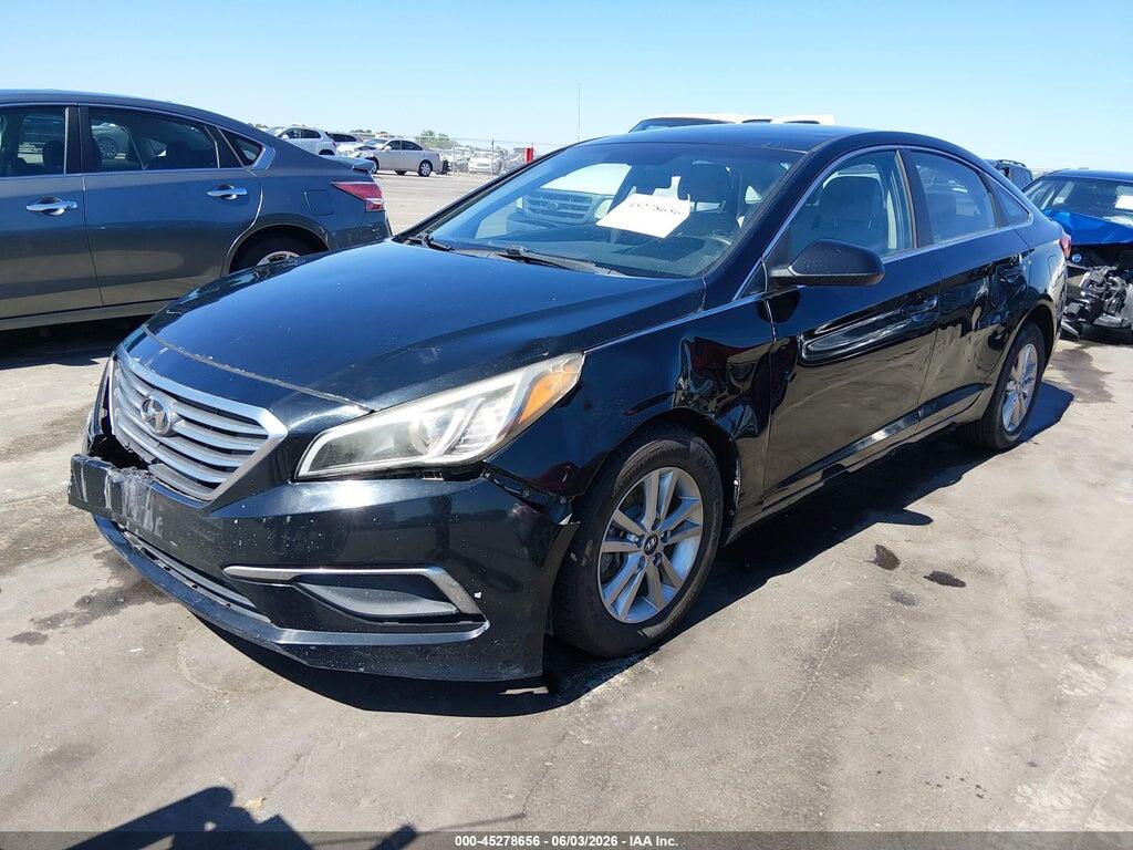 5NPE24AF3HH520640 2017 HYUNDAI SONATA photo no. 2