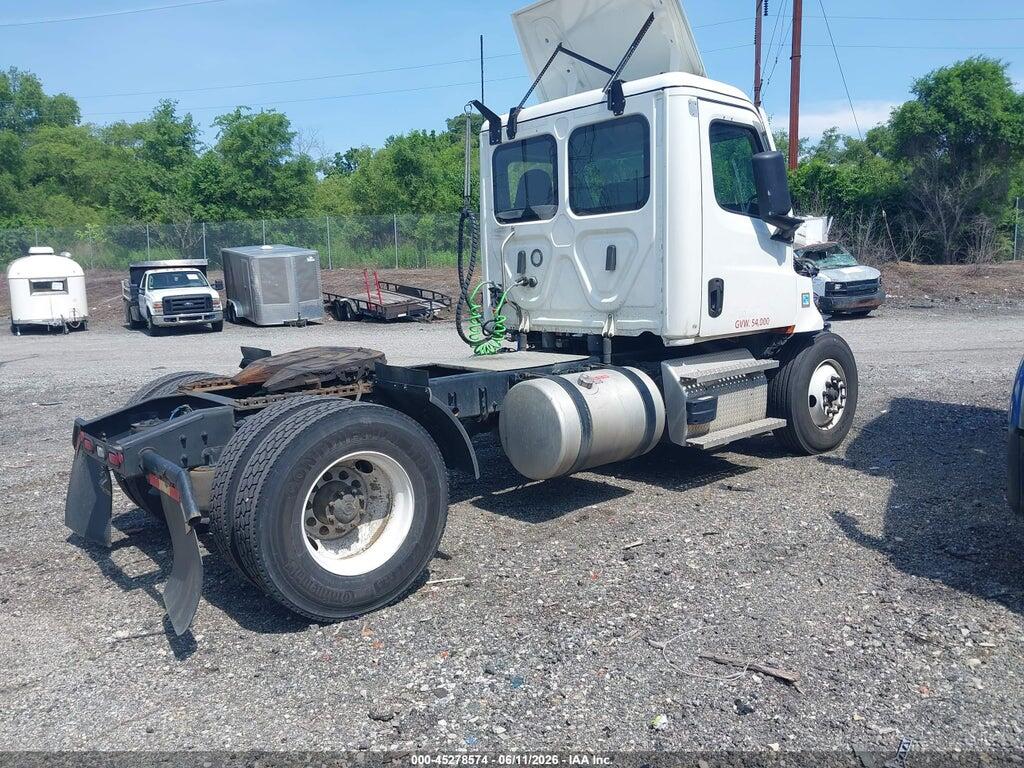 3AKBHKDV7PSNS3959 2023 FREIGHTLINER NEW CASCADIA 126 photo no. 4
