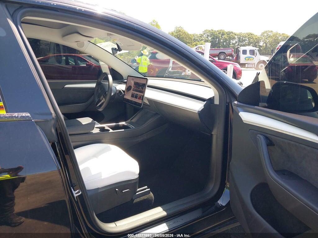 7SAYGDEE8RA237764 2024 TESLA MODEL Y photo no. 5