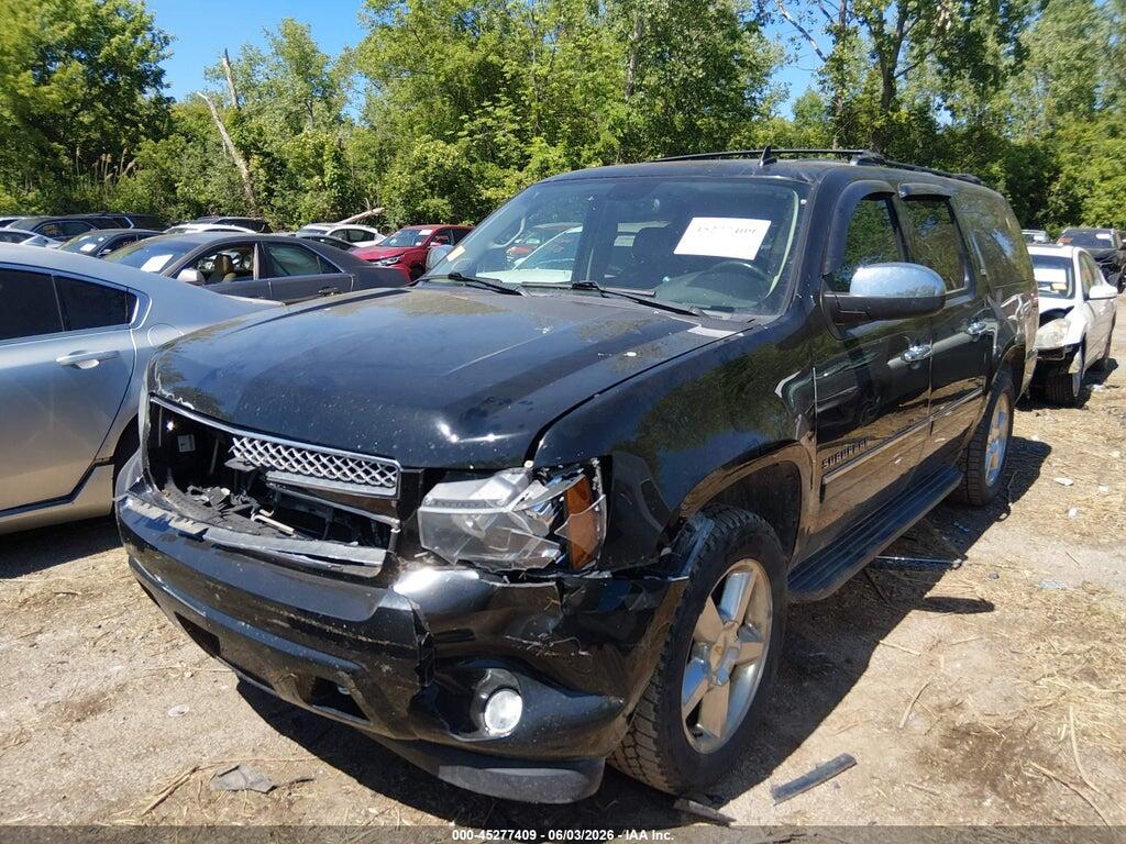 1GNSKKE7XDR273282 2013 CHEVROLET SUBURBAN 1500 photo no. 2