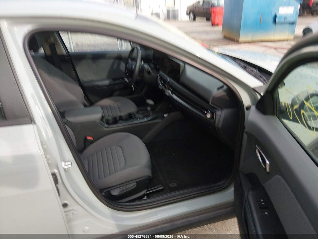 3KPFU4DE5SE206212 2025 KIA K4 photo no. 5
