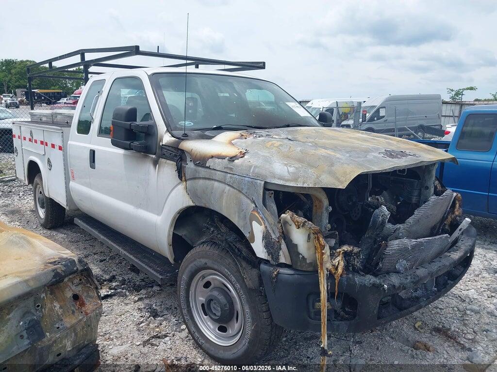 1FD7X3B68CEC77334 2012 FORD F-350 WITH SERVICE BODY photo no. 2