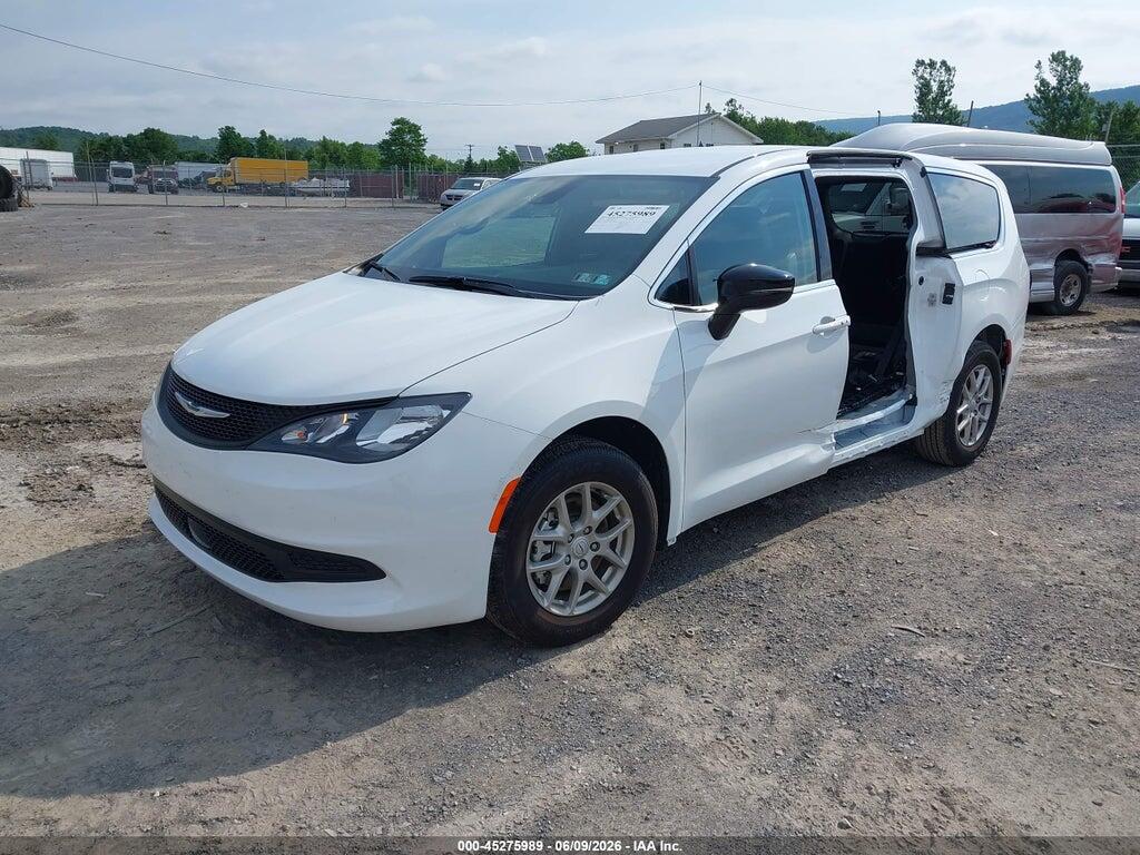 2C4RC1CG2TR261931 2026 CHRYSLER VOYAGER photo no. 2