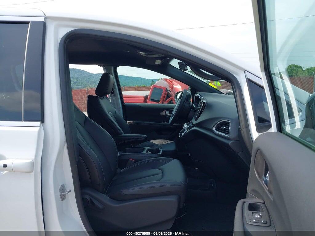 2C4RC1CG2TR261931 2026 CHRYSLER VOYAGER photo no. 5
