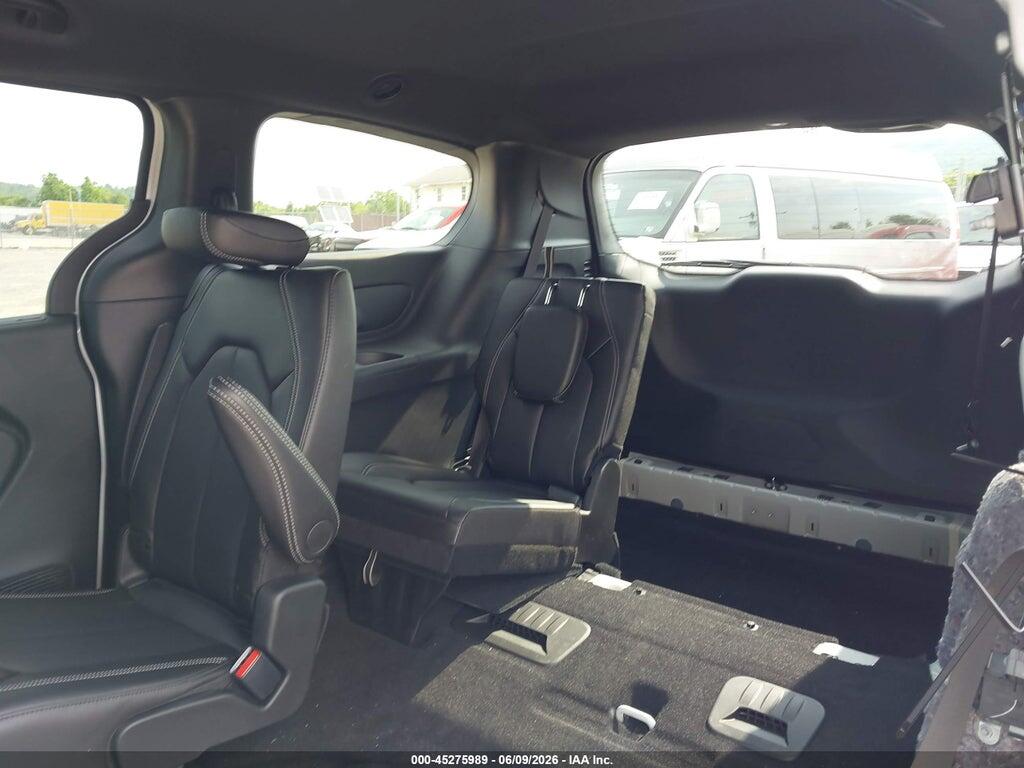 2C4RC1CG2TR261931 2026 CHRYSLER VOYAGER photo no. 8