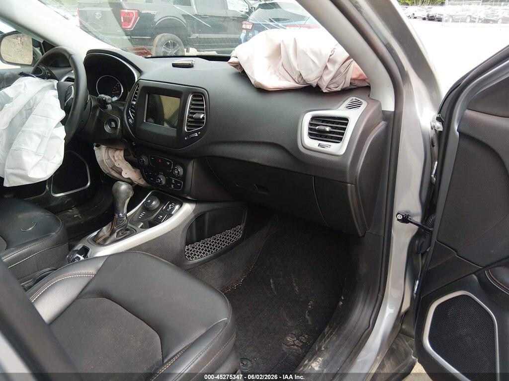 3C4NJDBB0KT734085 2019 JEEP COMPASS photo no. 5