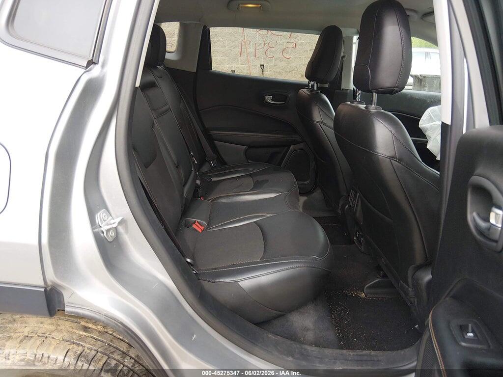 3C4NJDBB0KT734085 2019 JEEP COMPASS photo no. 8
