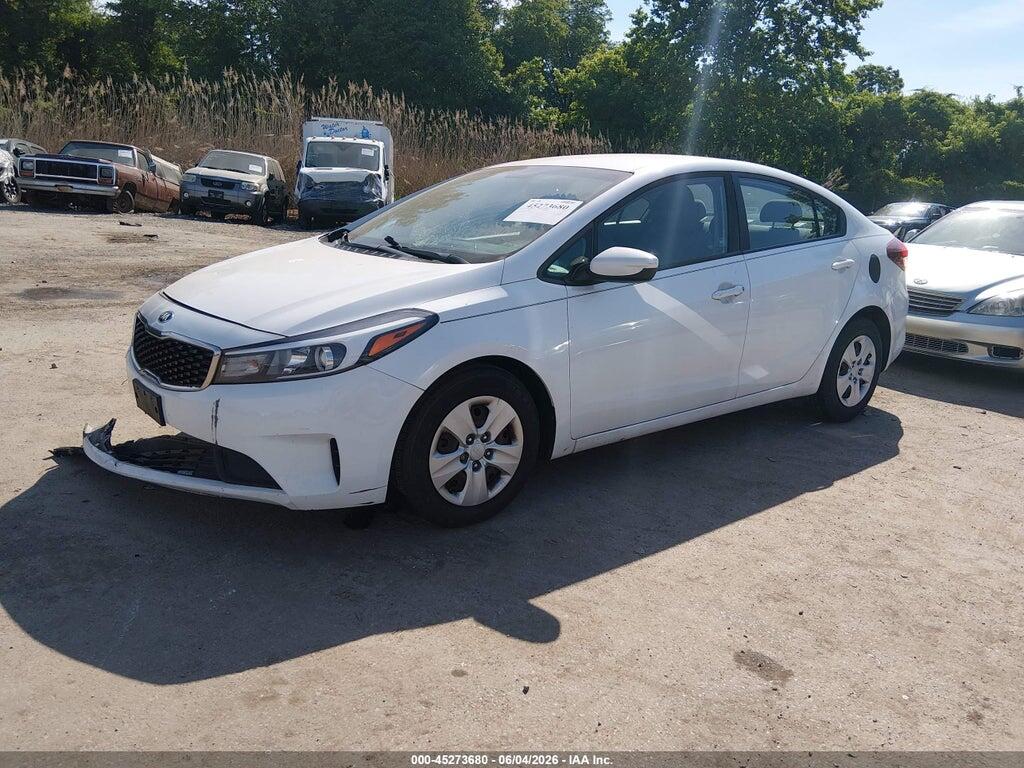 3KPFL4A78HE142636 2017 KIA FORTE photo no. 2