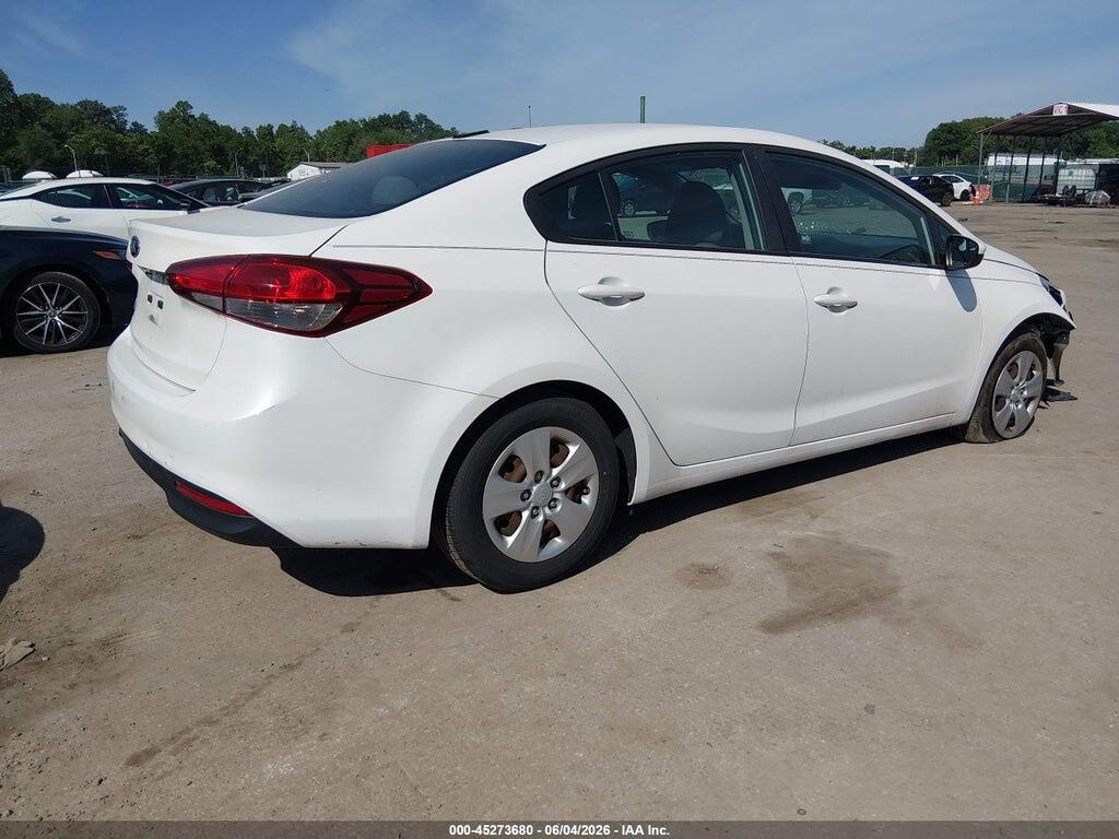 3KPFL4A78HE142636 2017 KIA FORTE photo no. 4