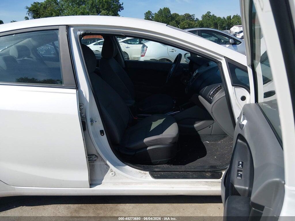 3KPFL4A78HE142636 2017 KIA FORTE photo no. 5