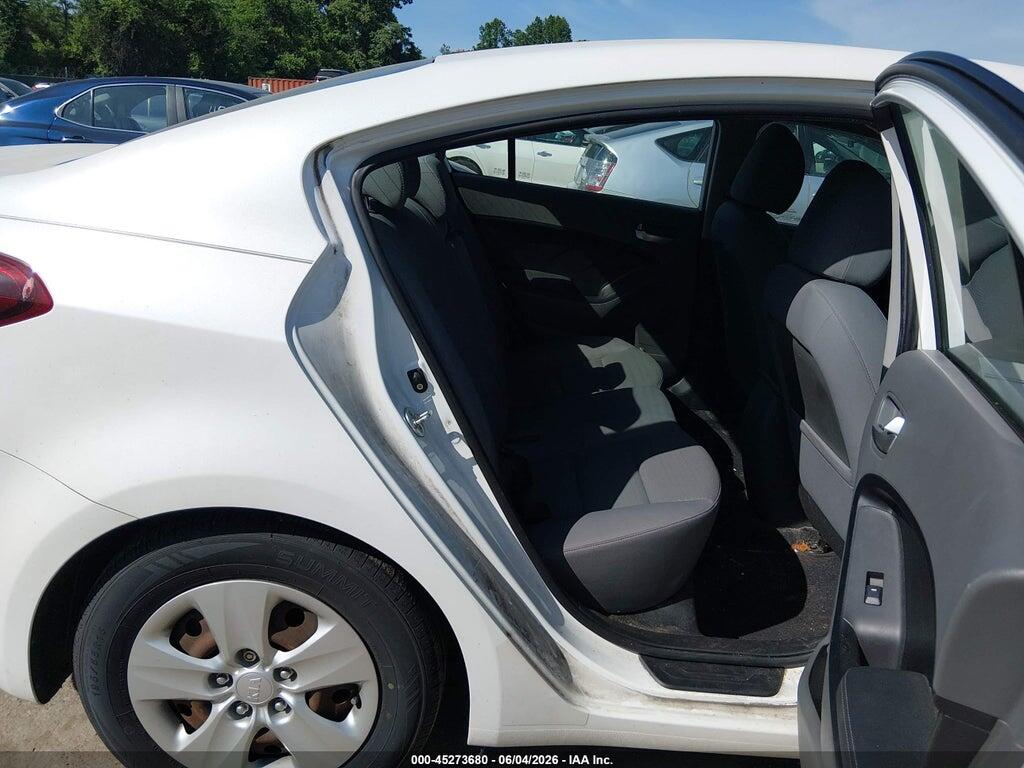 3KPFL4A78HE142636 2017 KIA FORTE photo no. 8