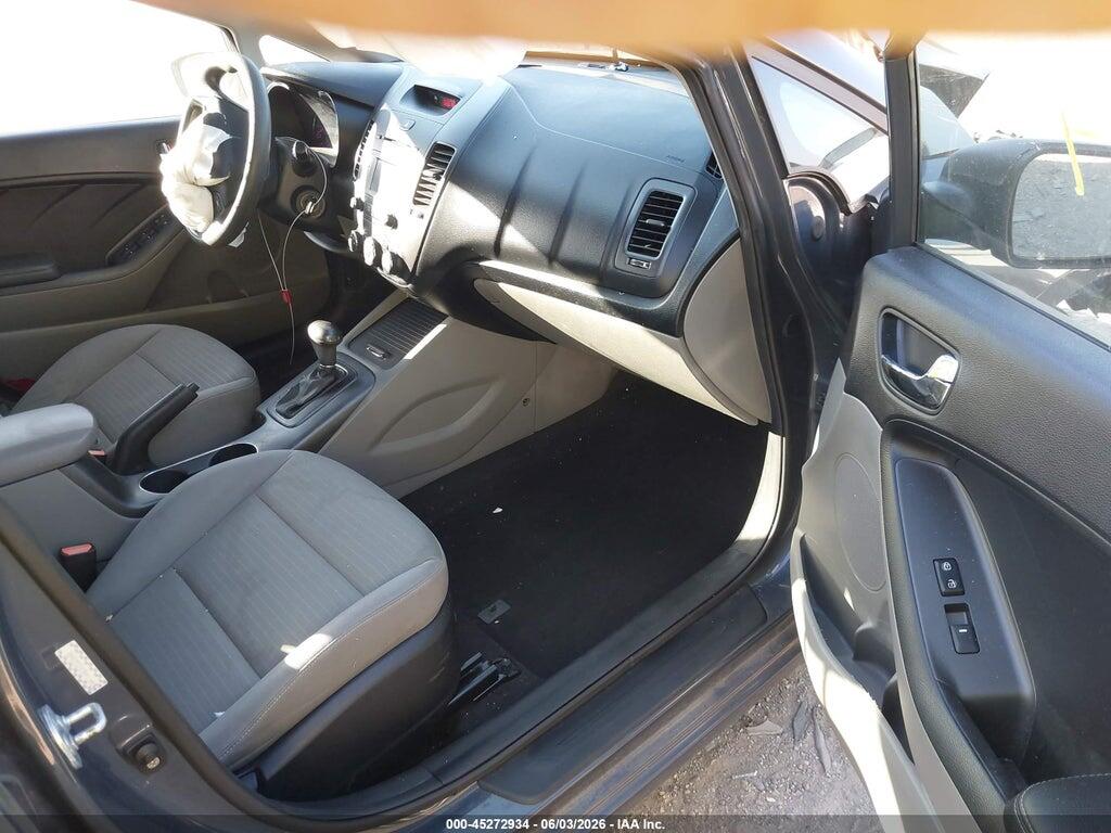 KNAFX4A65G5523640 2016 KIA FORTE photo no. 5