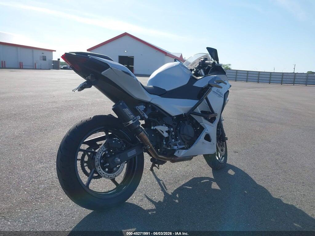 ML5EXGG14SDA69761 2025 KAWASAKI EX500 photo no. 4