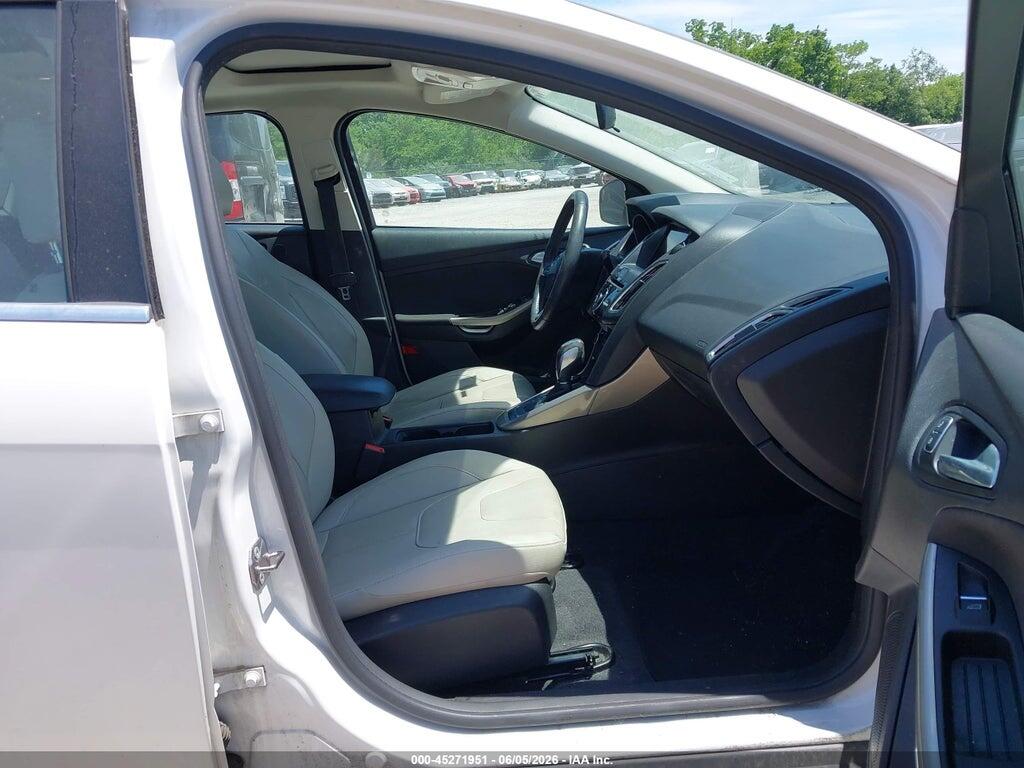 1FADP3J28JL249859 2018 FORD FOCUS photo no. 5