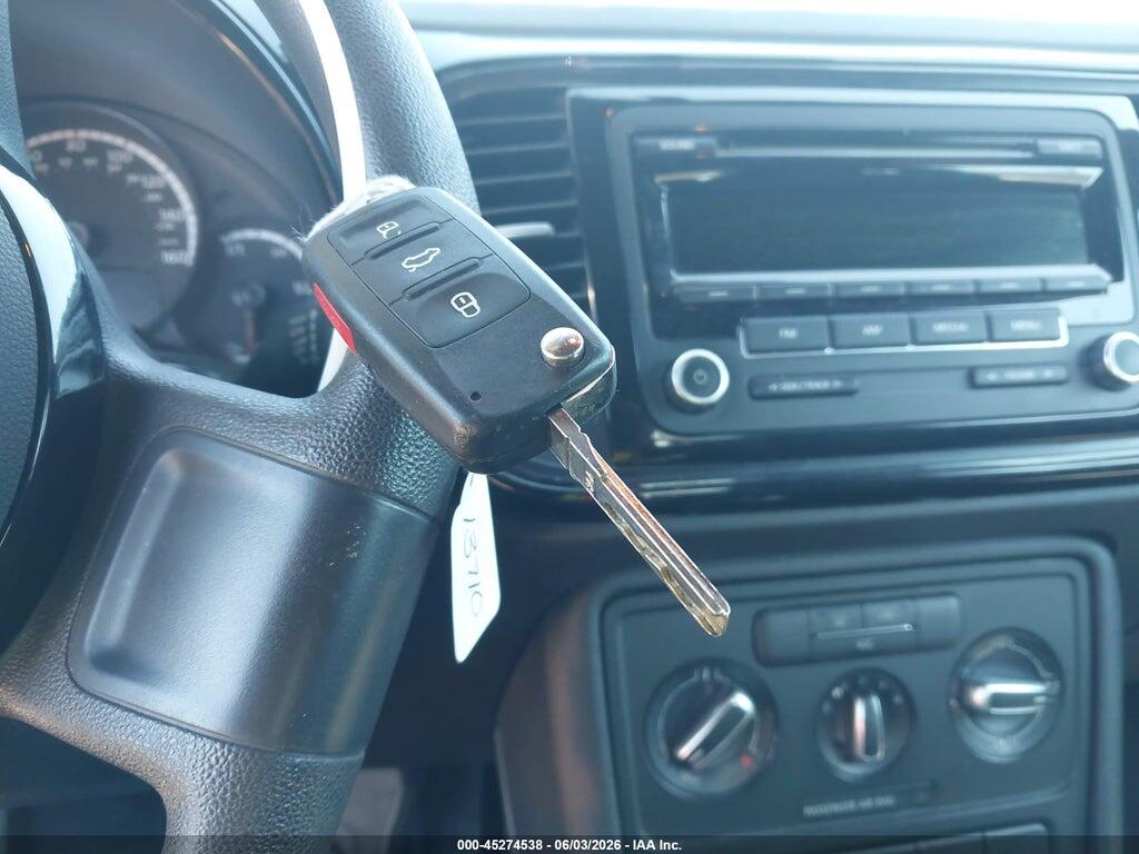 3VWFP7AT1DM631444 2013 VOLKSWAGEN BEETLE photo no. 11