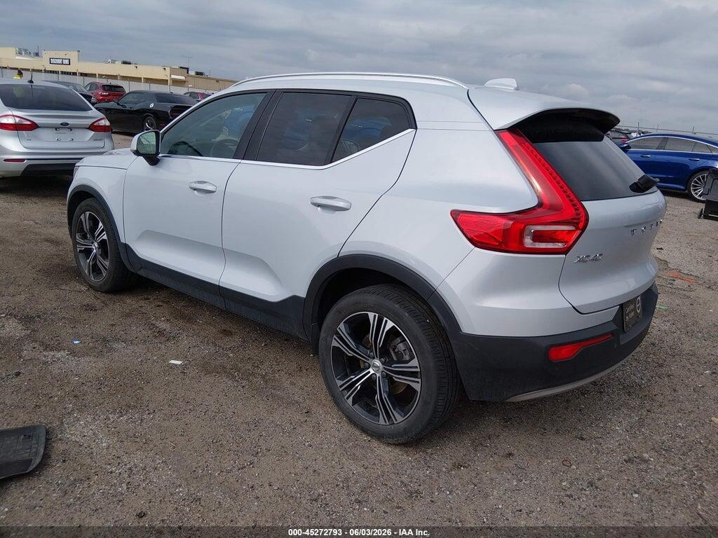 YV4162UL2M2577851 2021 VOLVO XC40 photo no. 3