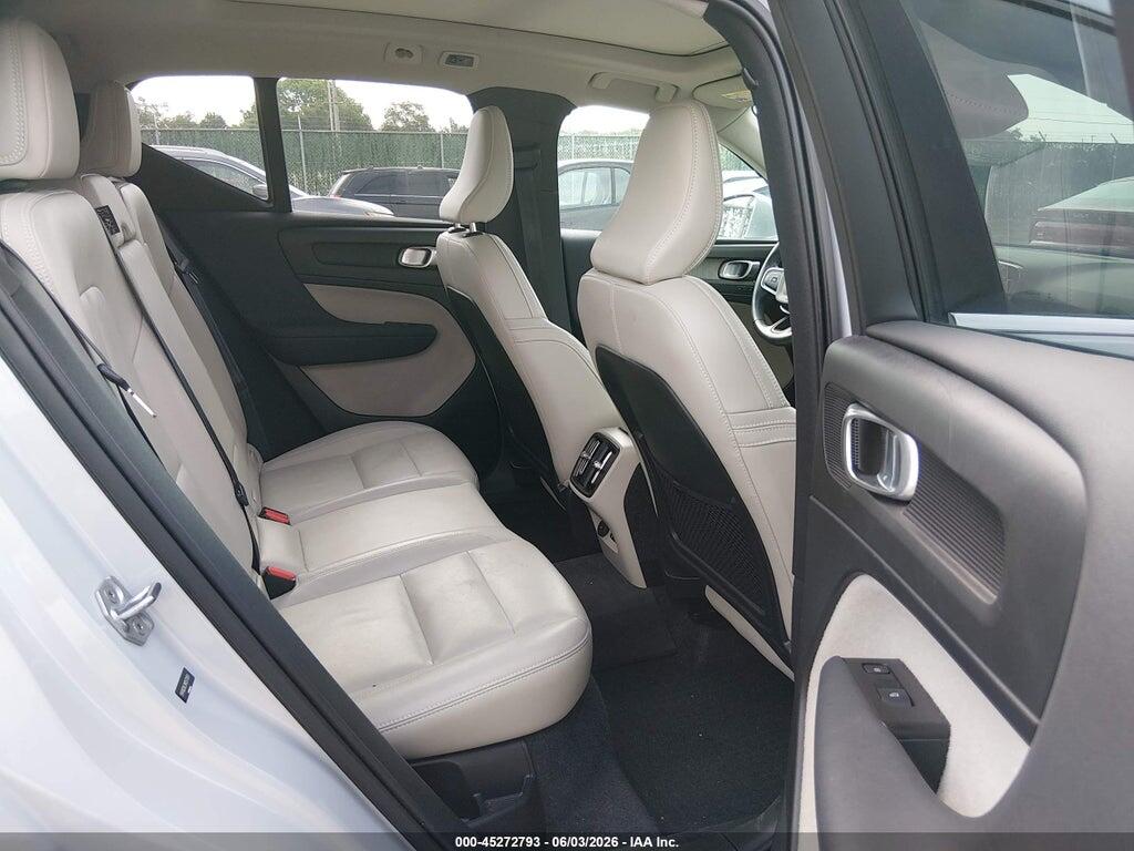 YV4162UL2M2577851 2021 VOLVO XC40 photo no. 8