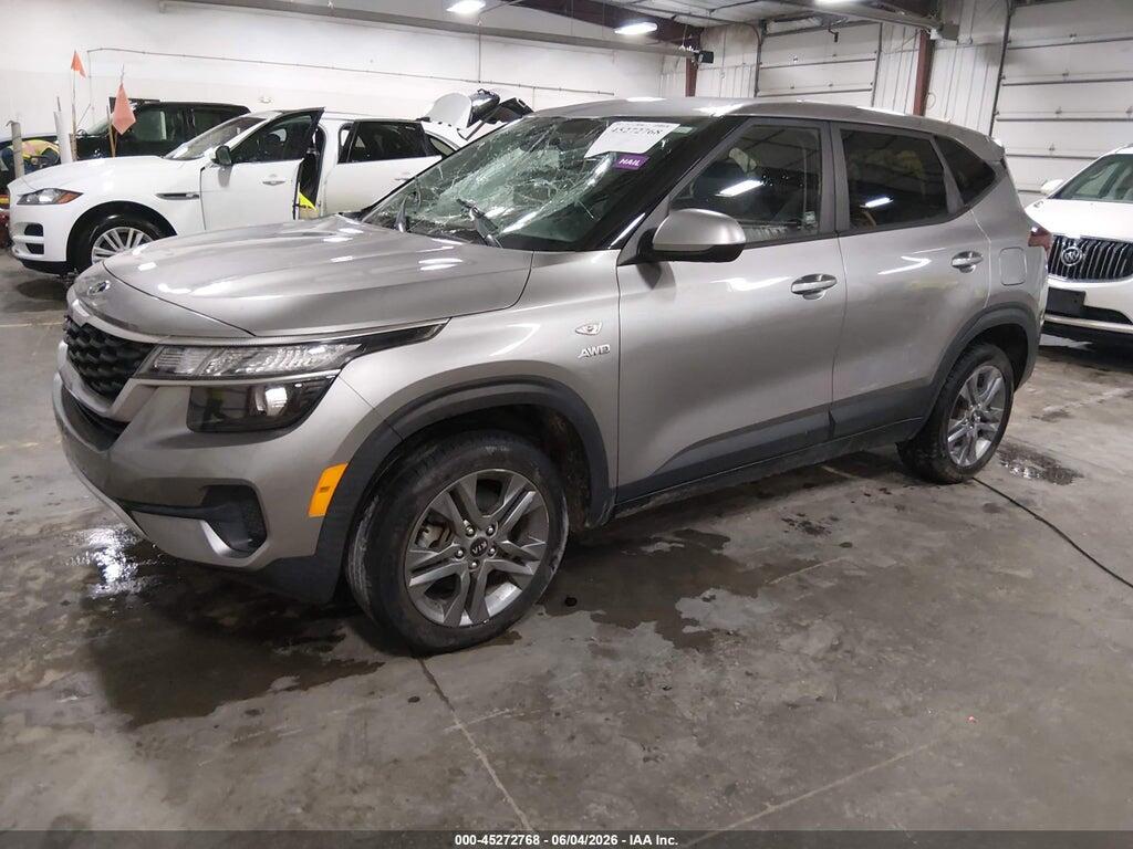 KNDEPCAA6M7046830 2021 KIA SELTOS photo no. 2