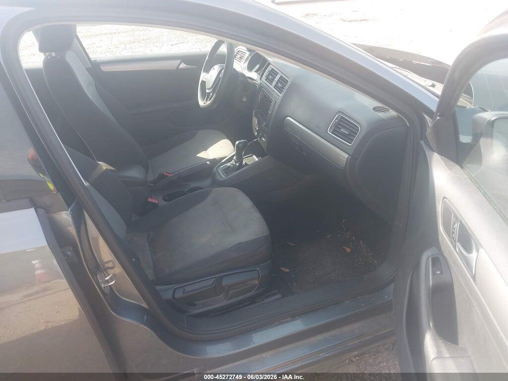 3VW2B7AJ8JM258636 2018 VOLKSWAGEN JETTA photo no. 5