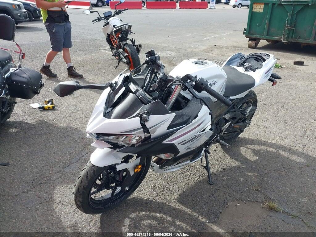 JKAEXKH14PDAR7438 2023 KAWASAKI EX400 photo no. 2