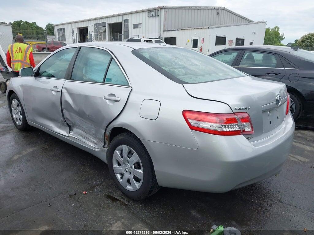4T1BF3EK8BU762681 2011 TOYOTA CAMRY photo no. 3