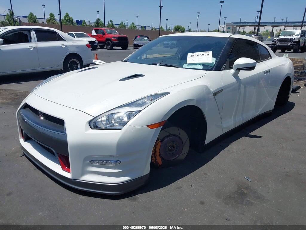 JN1AR5EF9FM280834 2015 NISSAN GT-R photo no. 2