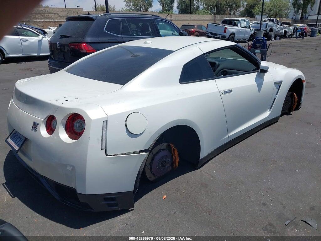JN1AR5EF9FM280834 2015 NISSAN GT-R photo no. 4
