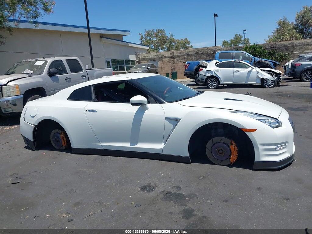 JN1AR5EF9FM280834 2015 NISSAN GT-R photo no. 6