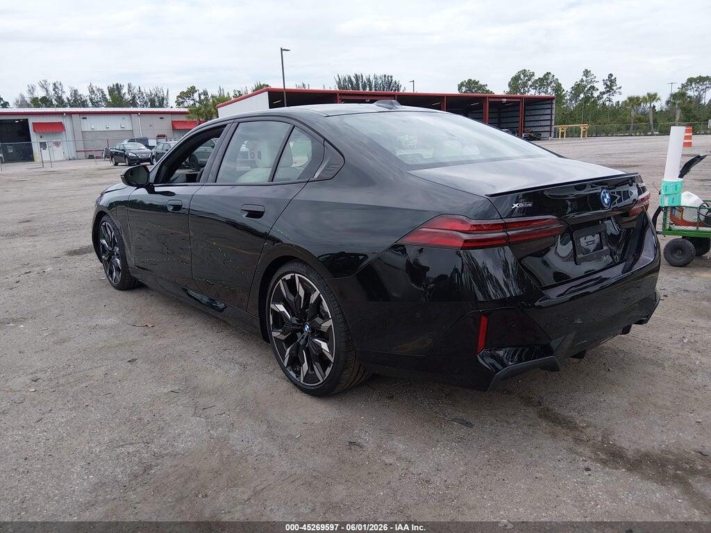 WBA13FK07TCX10136 2026 BMW 550E photo no. 3