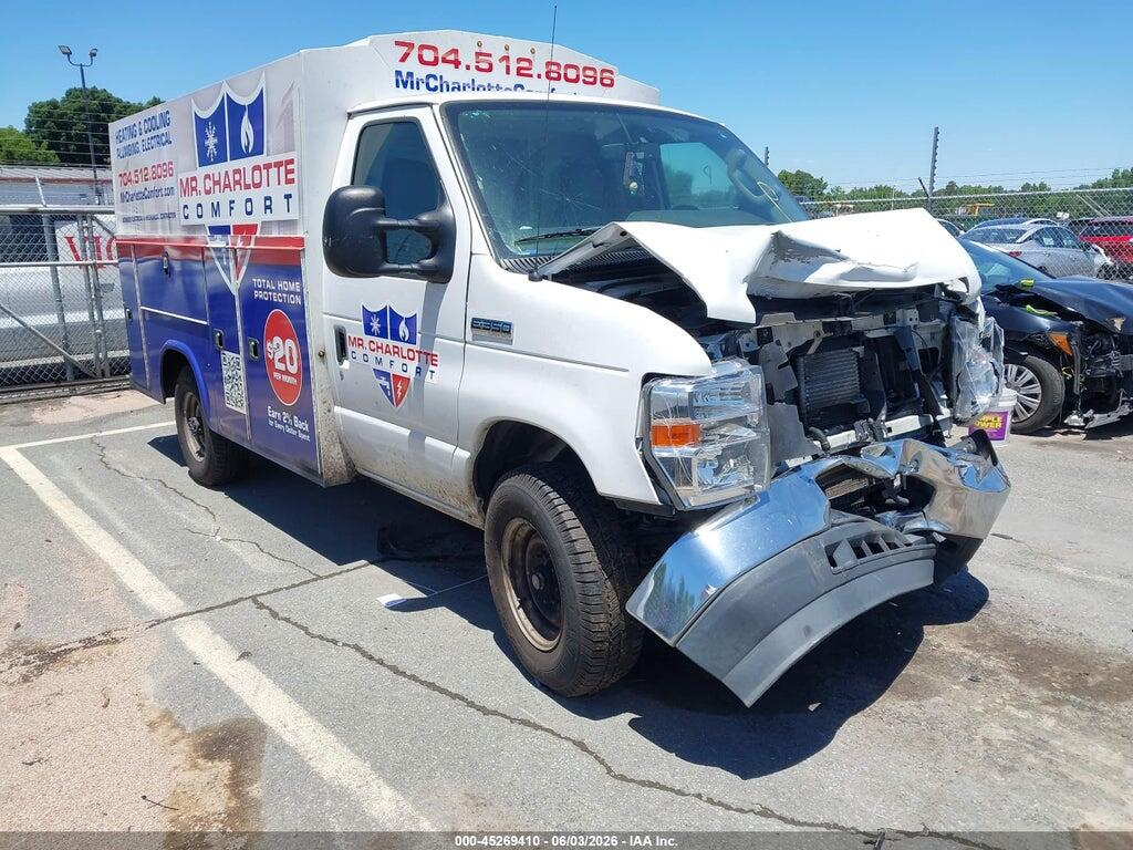 1FDWE3FN5NDC13201 2022 FORD E-350 CUTAWAY photo no. 1