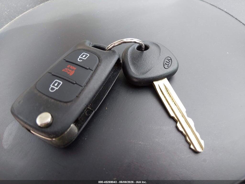 KNDJT2A68C7396202 2012 KIA SOUL photo no. 11